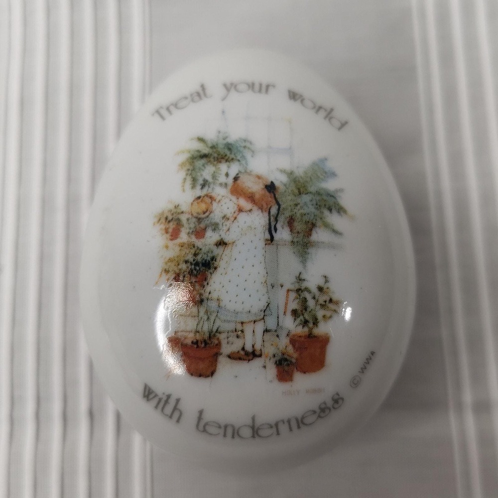 Holly Hobbie Trinket Box Porcelain Egg Shape Treat Your World with Tenderness